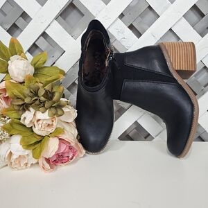 Kork Ease Black Ankle Boots Size 8